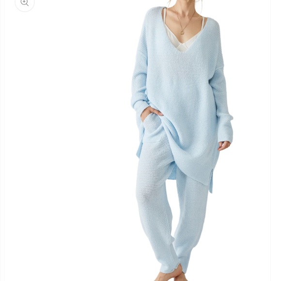 Free People C.O.Z.Y Pullover In Neon Sky Size XS/S NWT - Picture 1 of 10